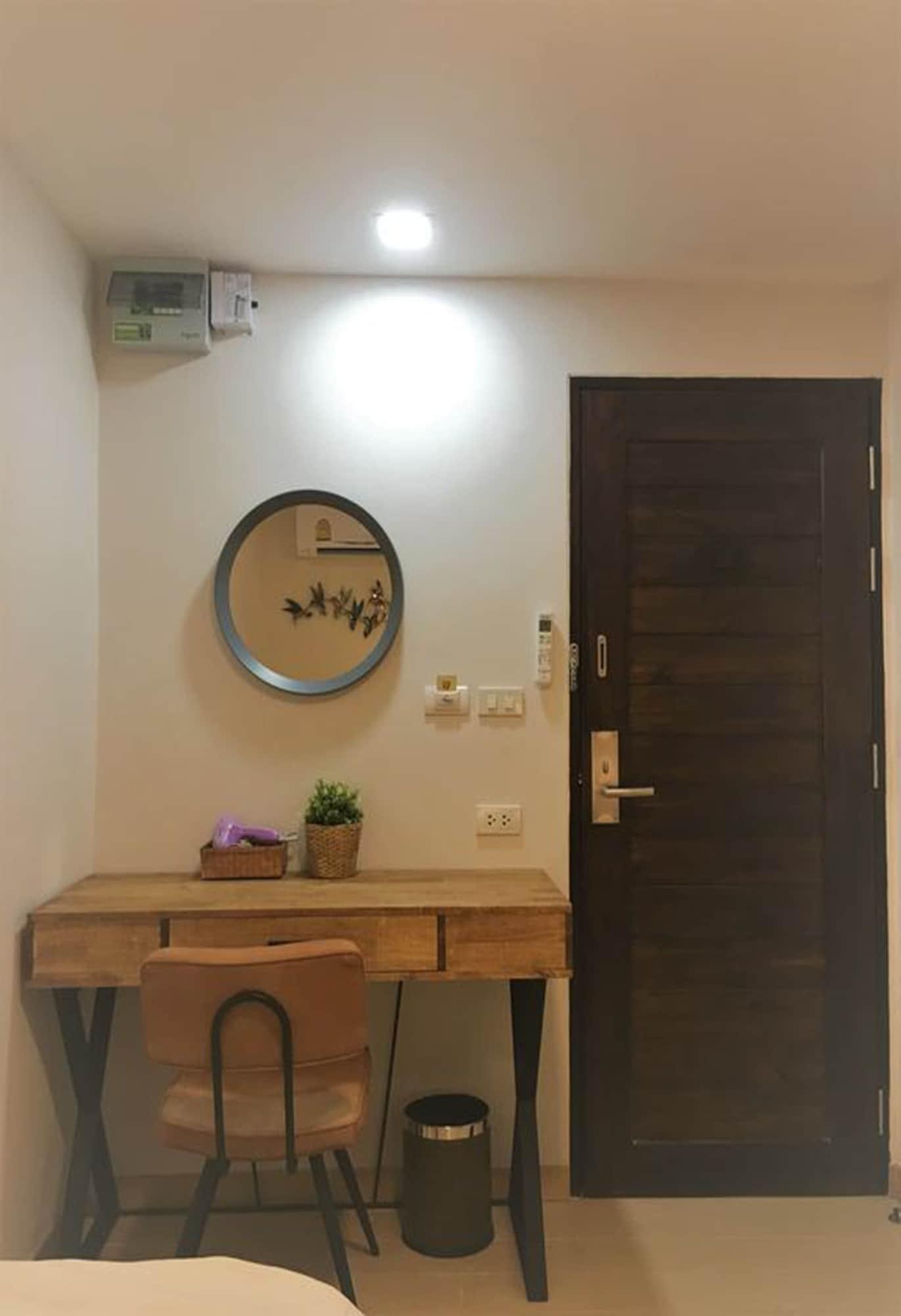 Отель Bangkok Saran Poshtel Экстерьер фото