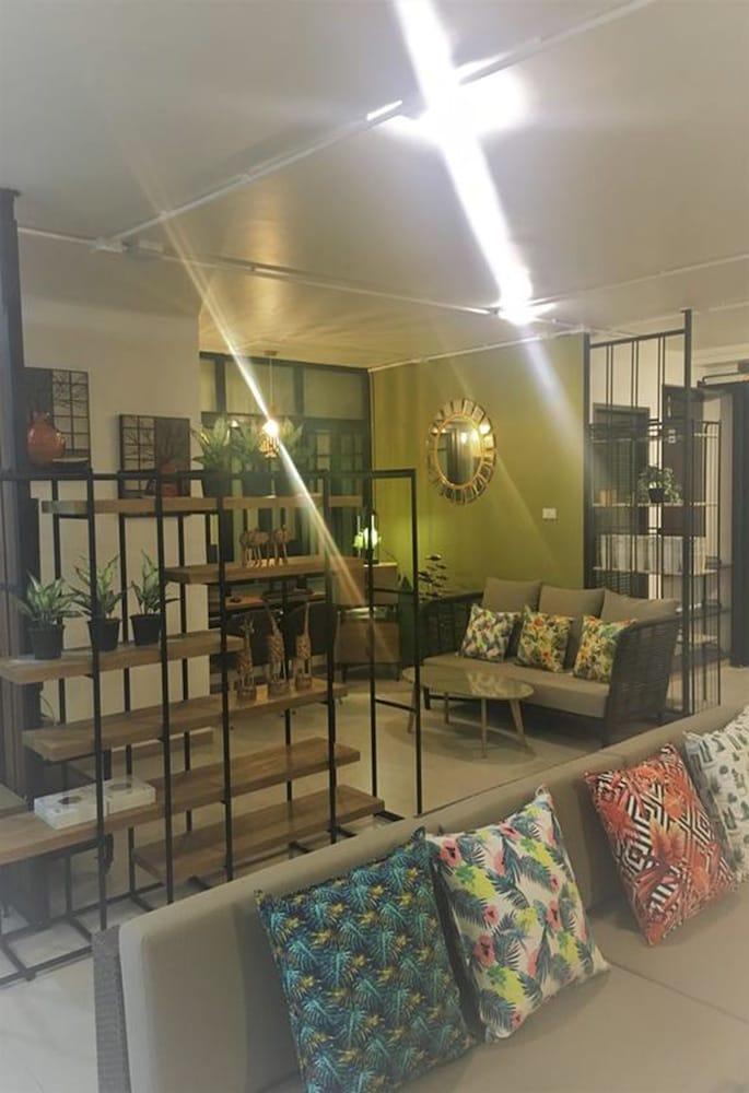 Отель Bangkok Saran Poshtel Экстерьер фото