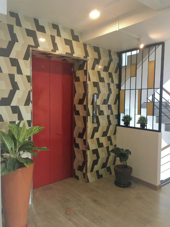 Отель Bangkok Saran Poshtel Экстерьер фото